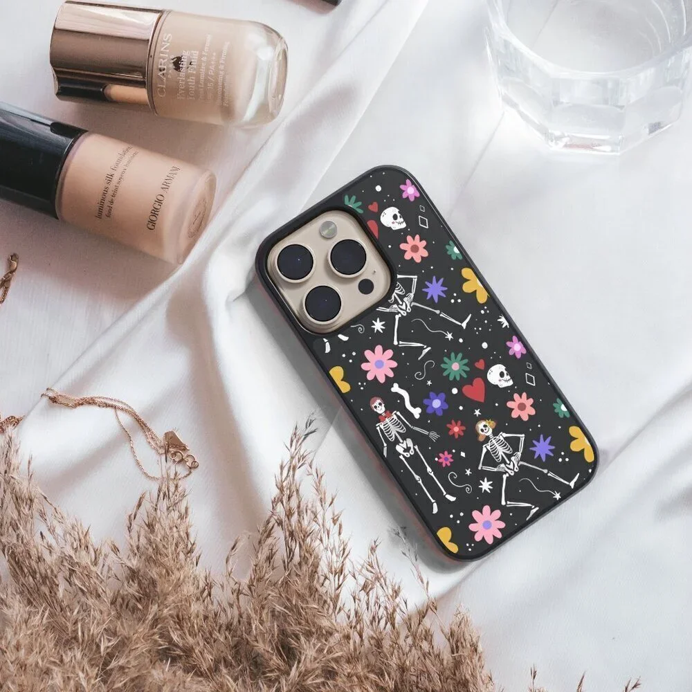 Halloween Phone Cover – iPhone 16, 15 Pro, Galaxy S25, S24, S24 Ultra, Pixel 9